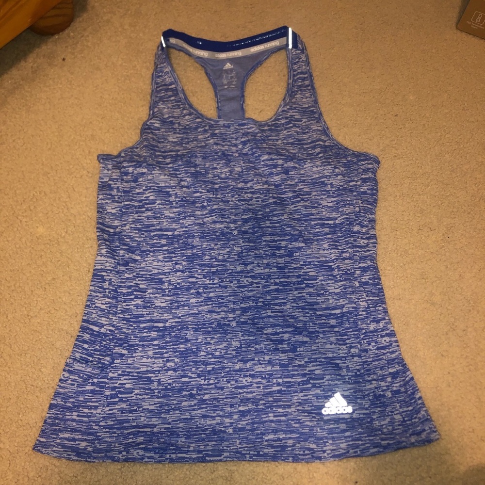 Adidas Running Tank
Size M
Blue & Grey w/Reflective feature
Small pocket on side